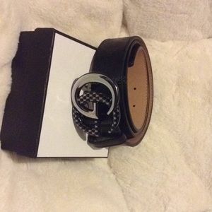 Black Gucci belt